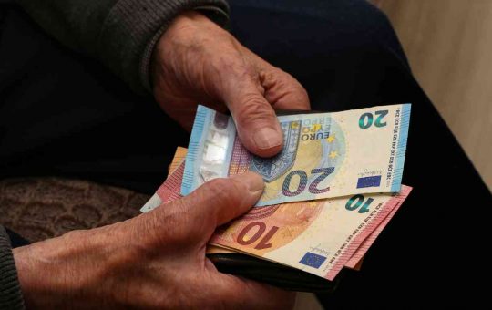 Manovra pensioni: pensioni minime, quota 103, pensione insegnanti, bonus maroni